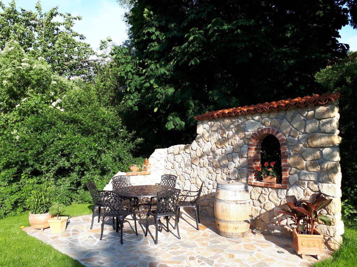 Pension Am Weinberg Bed & Breakfast Mainstockheim Exterior photo